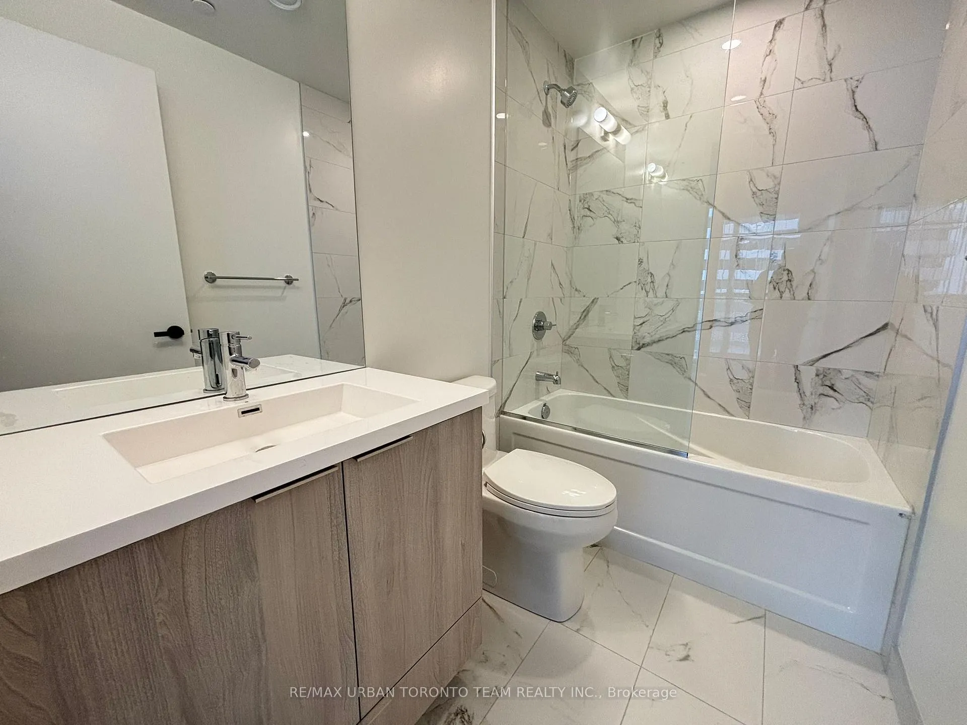 Photo 8 of Unit 2001, 8 Interchange Way, Vaughan, Vaughan Corporate Centre — HOMEH