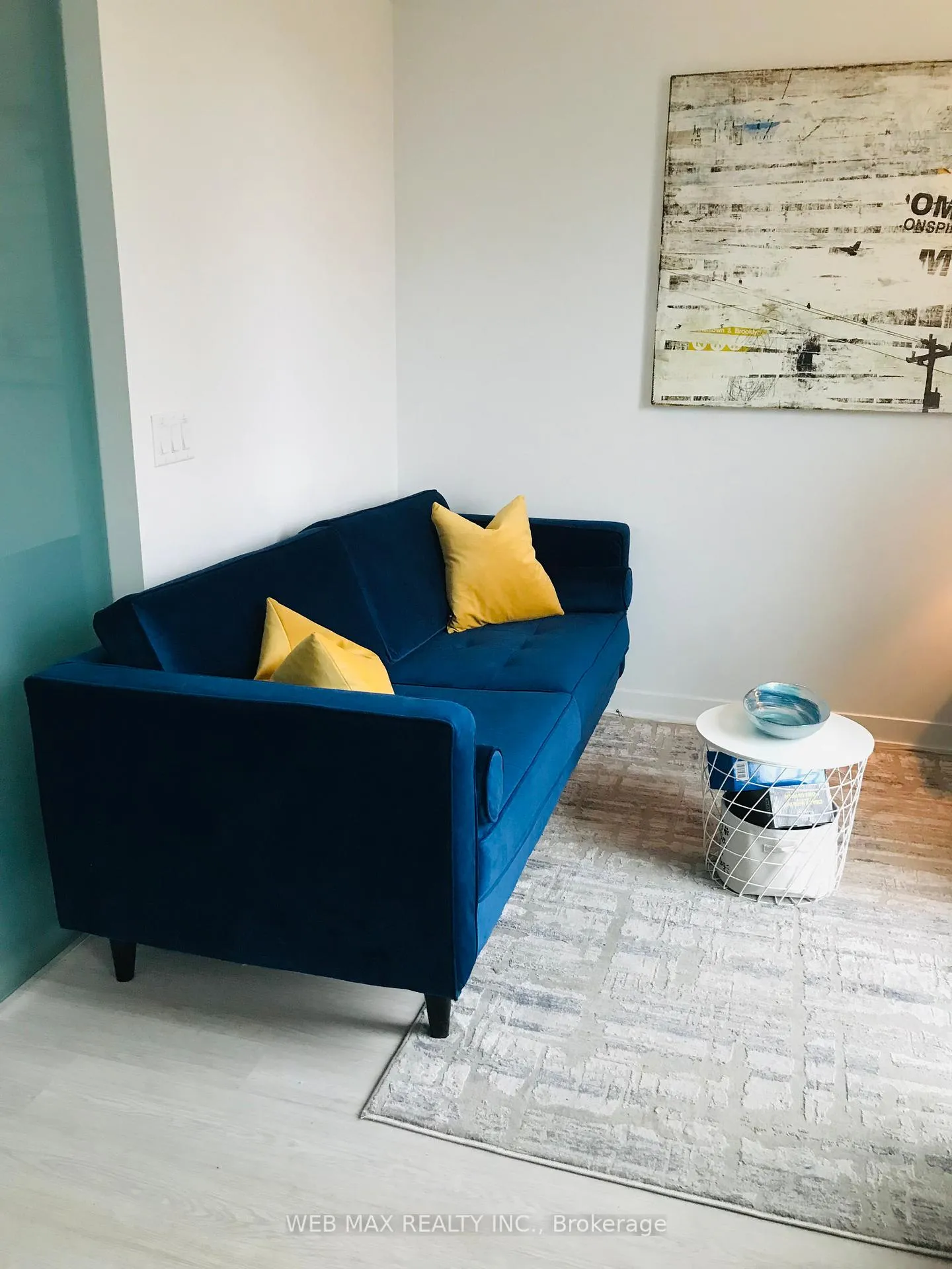 Photo 4 of Unit 401, 185 Alberta Avenue, Toronto, Oakwood Village — HOMEH