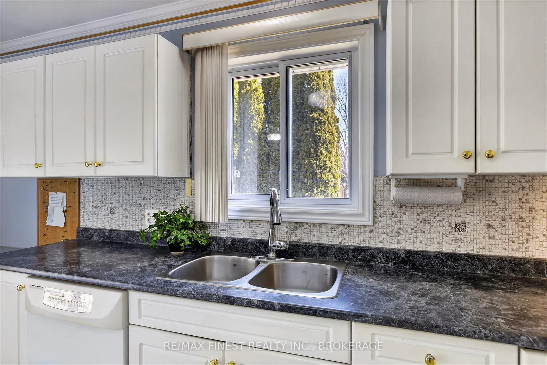 Photo 13 of 1616 College Park Drive, Peterborough, Otonabee Ward 1 — HOMEH