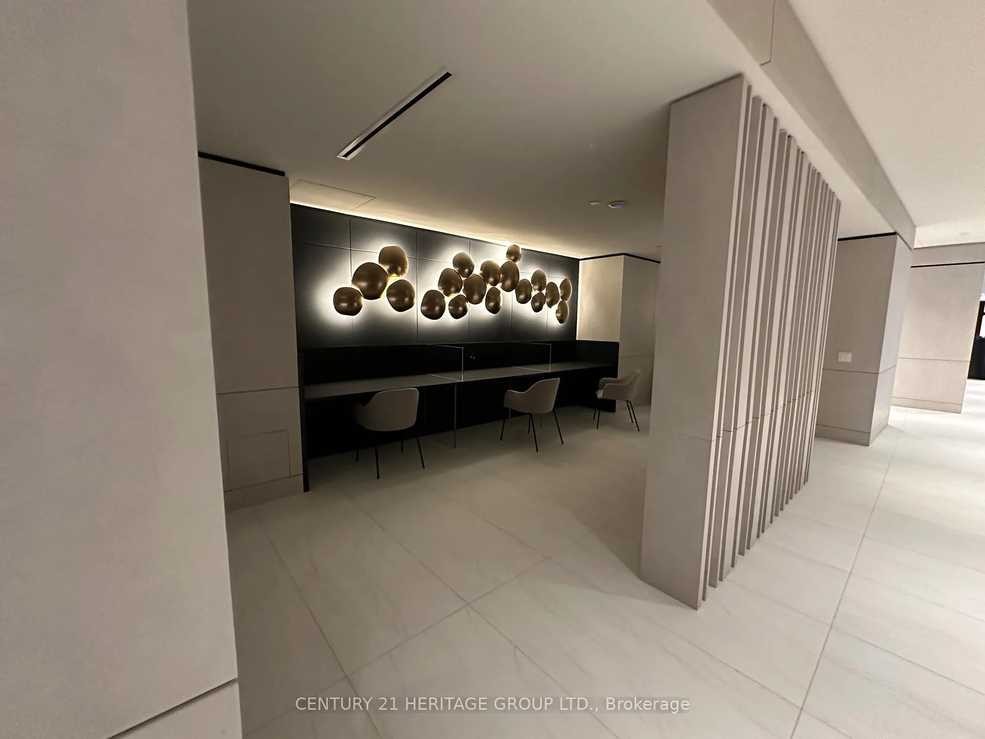 Photo 4 of Unit 2904, 30 Upper Mall Way, Vaughan, Brownridge — HOMEH