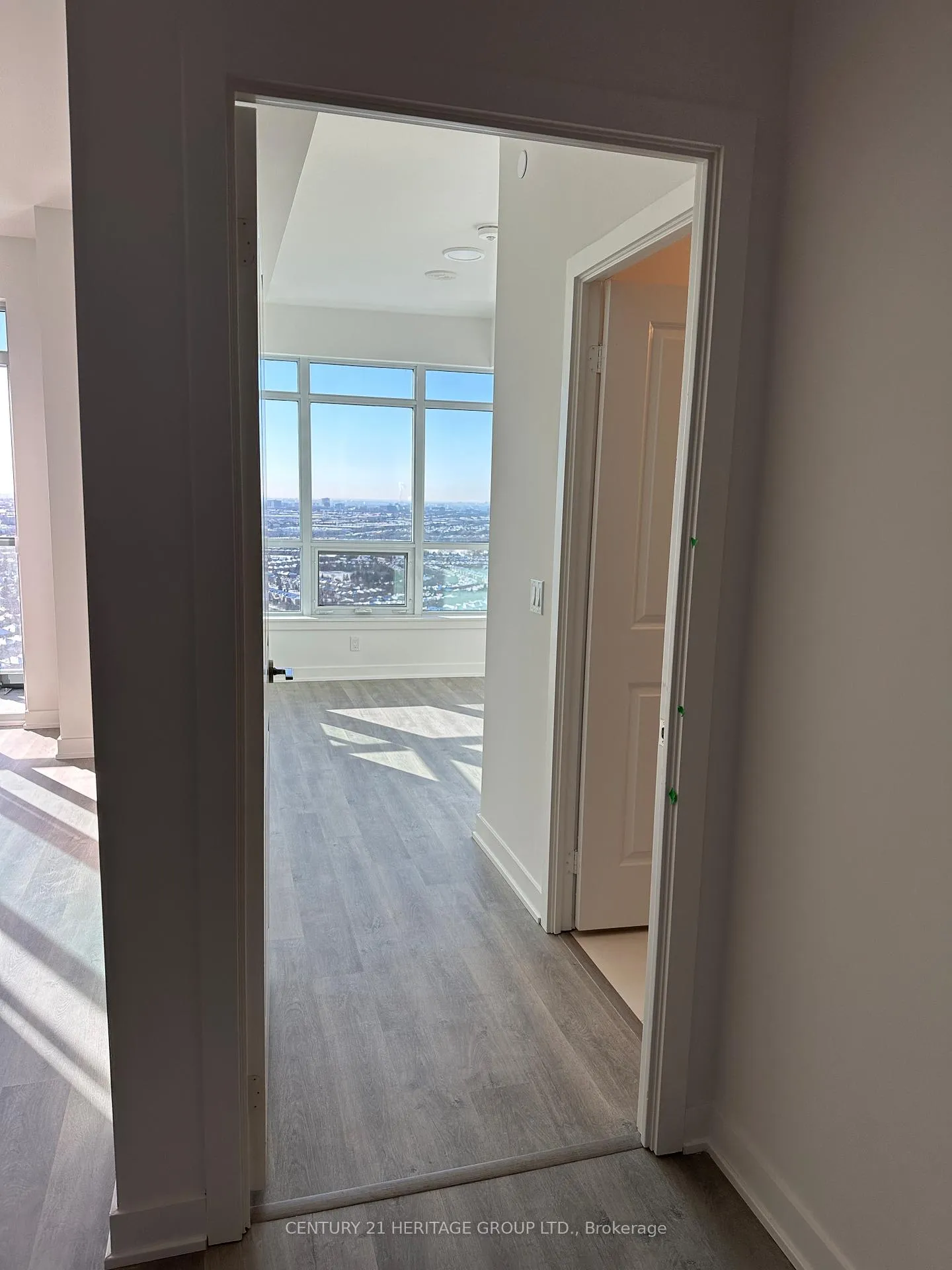 Photo 8 of Unit 2904, 30 Upper Mall Way, Vaughan, Brownridge — HOMEH