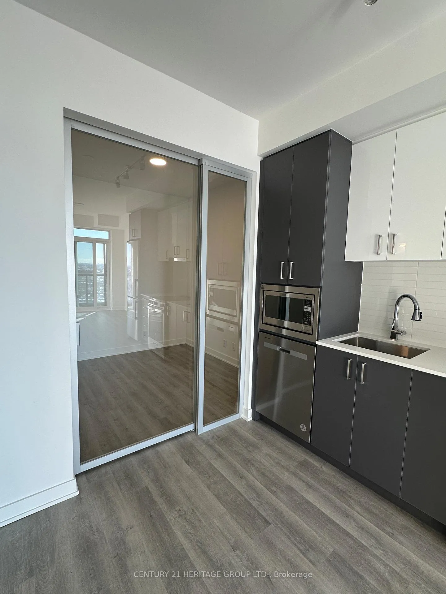 Photo 13 of Unit 2904, 30 Upper Mall Way, Vaughan, Brownridge — HOMEH