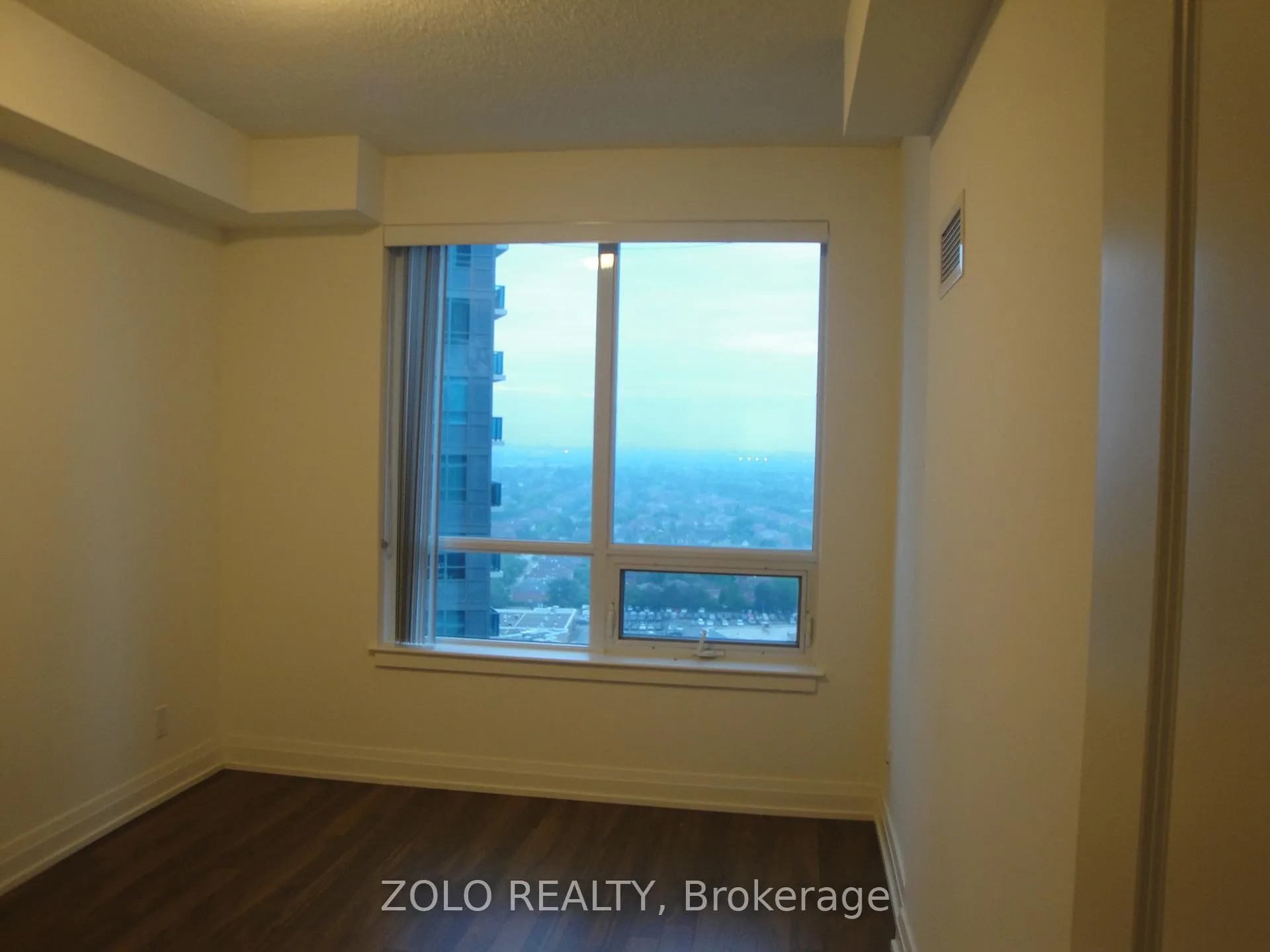 Photo 8 of Unit 2110, 7165 Yonge Street E, Markham, Grandview — HOMEH