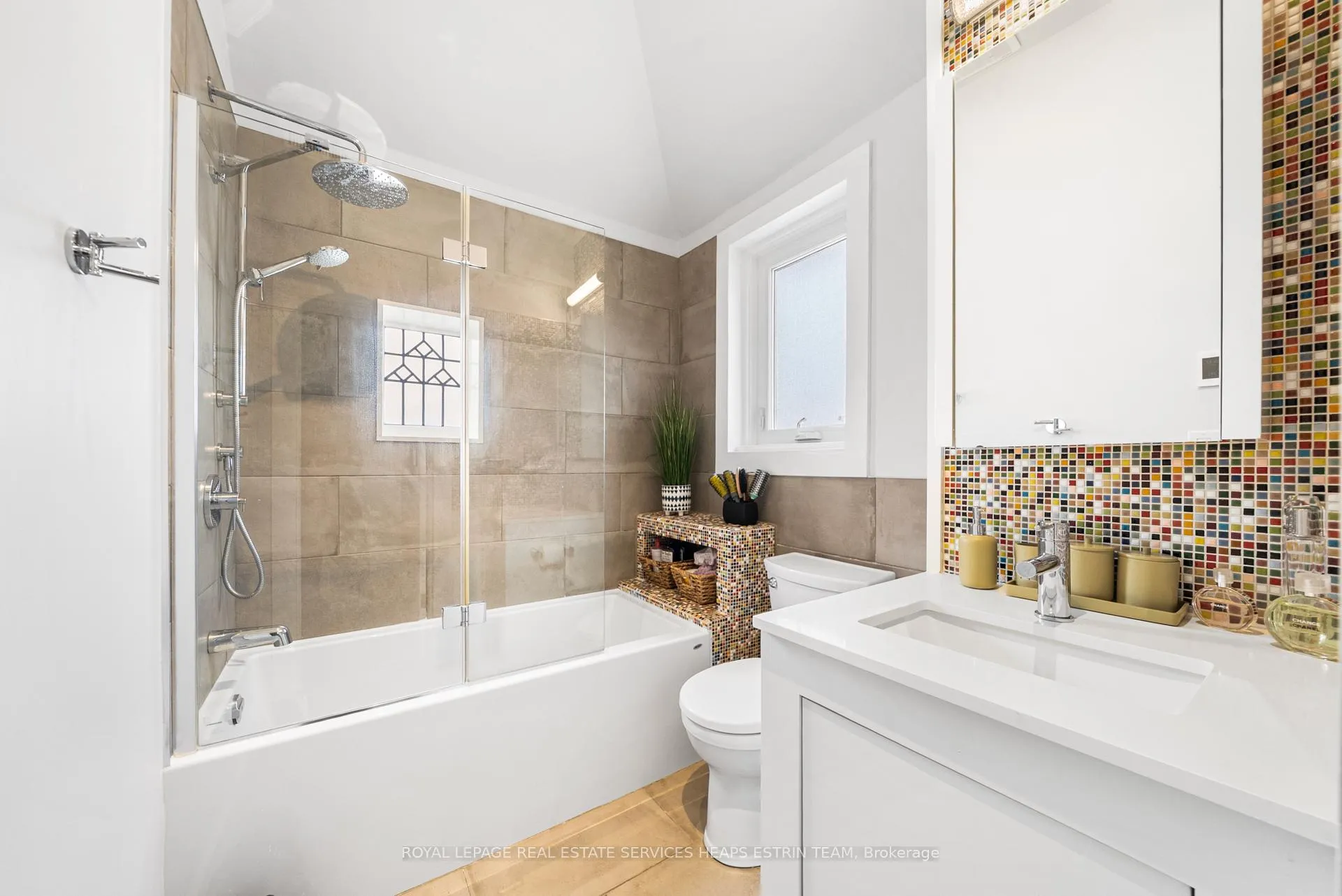Photo 32 of 46 Donlea Drive, Toronto, Leaside — HOMEH