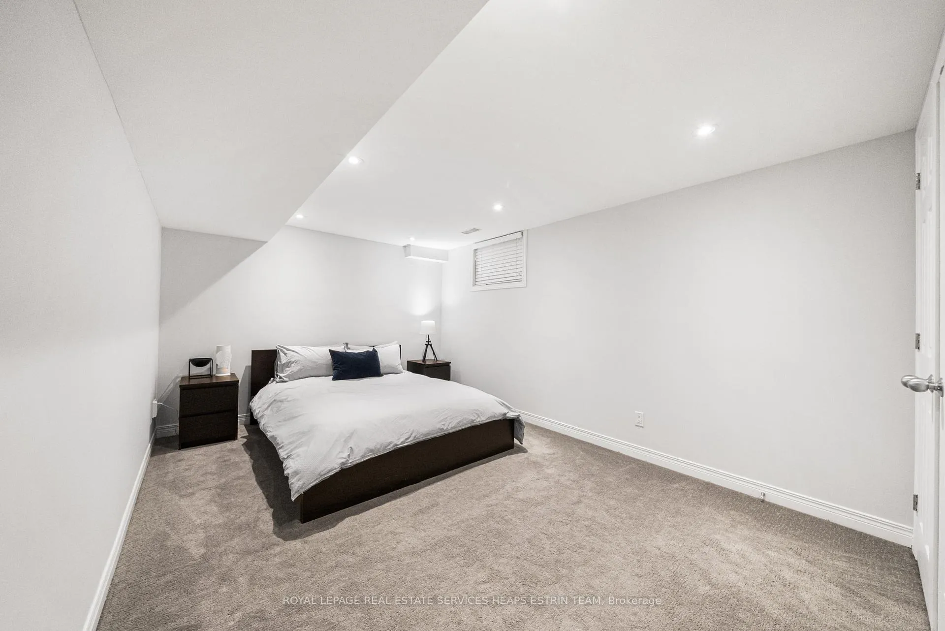 Photo 37 of 46 Donlea Drive, Toronto, Leaside — HOMEH