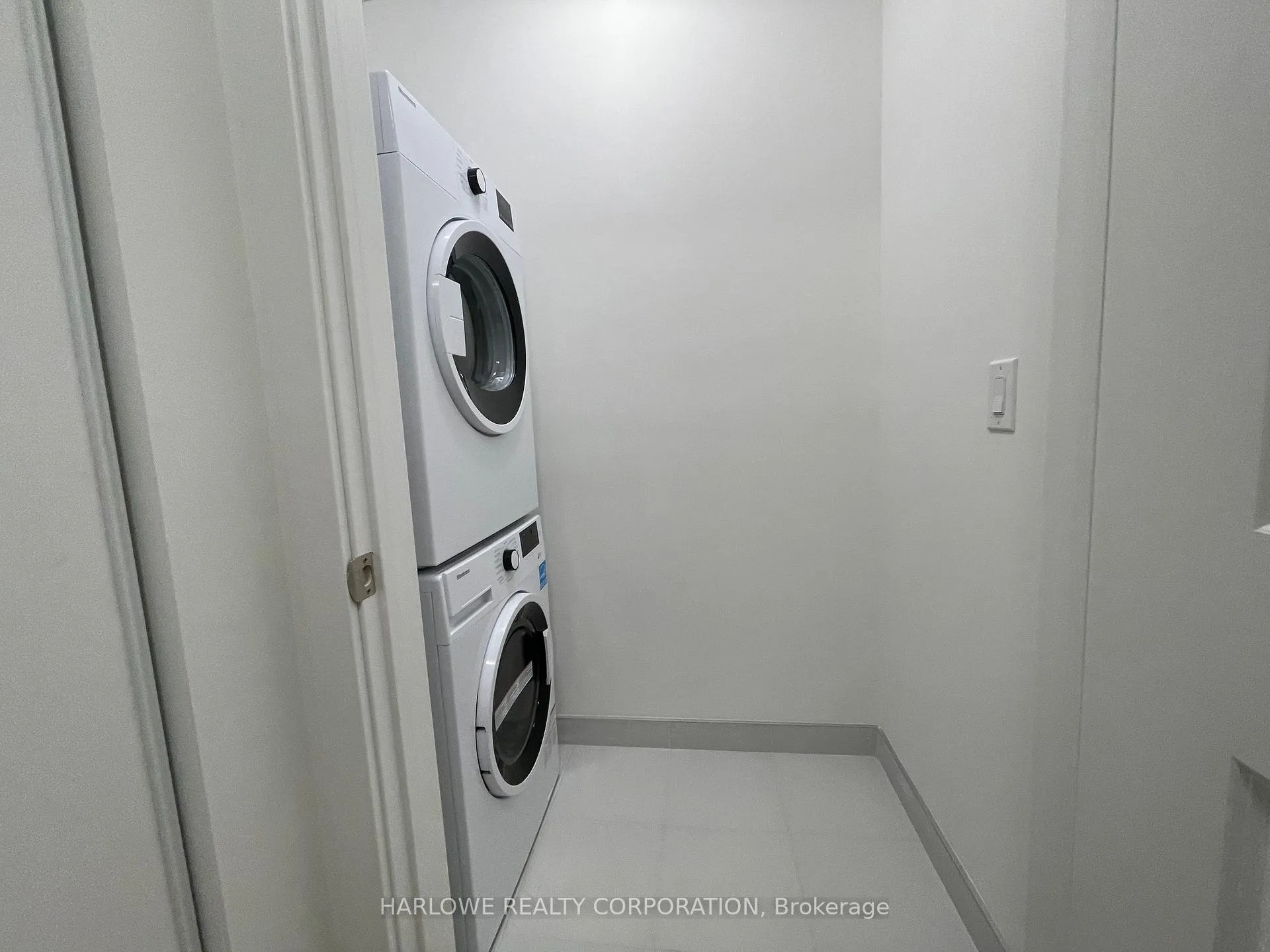 Photo 8 of Unit 805, 206 King Street W, Hamilton, Central — HOMEH