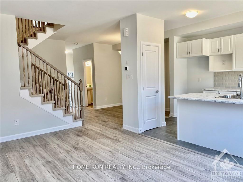 Photo 6 of 138 Maynooth Court, Ottawa, Barrhaven - Half Moon Bay — HOMEH