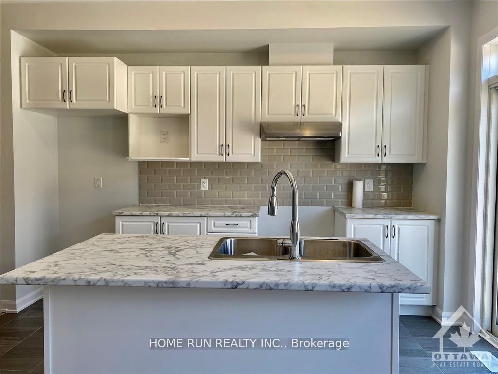 Photo 7 of 138 Maynooth Court, Ottawa, Barrhaven - Half Moon Bay — HOMEH