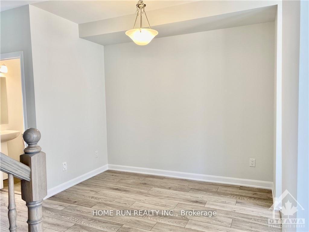 Photo 8 of 138 Maynooth Court, Ottawa, Barrhaven - Half Moon Bay — HOMEH