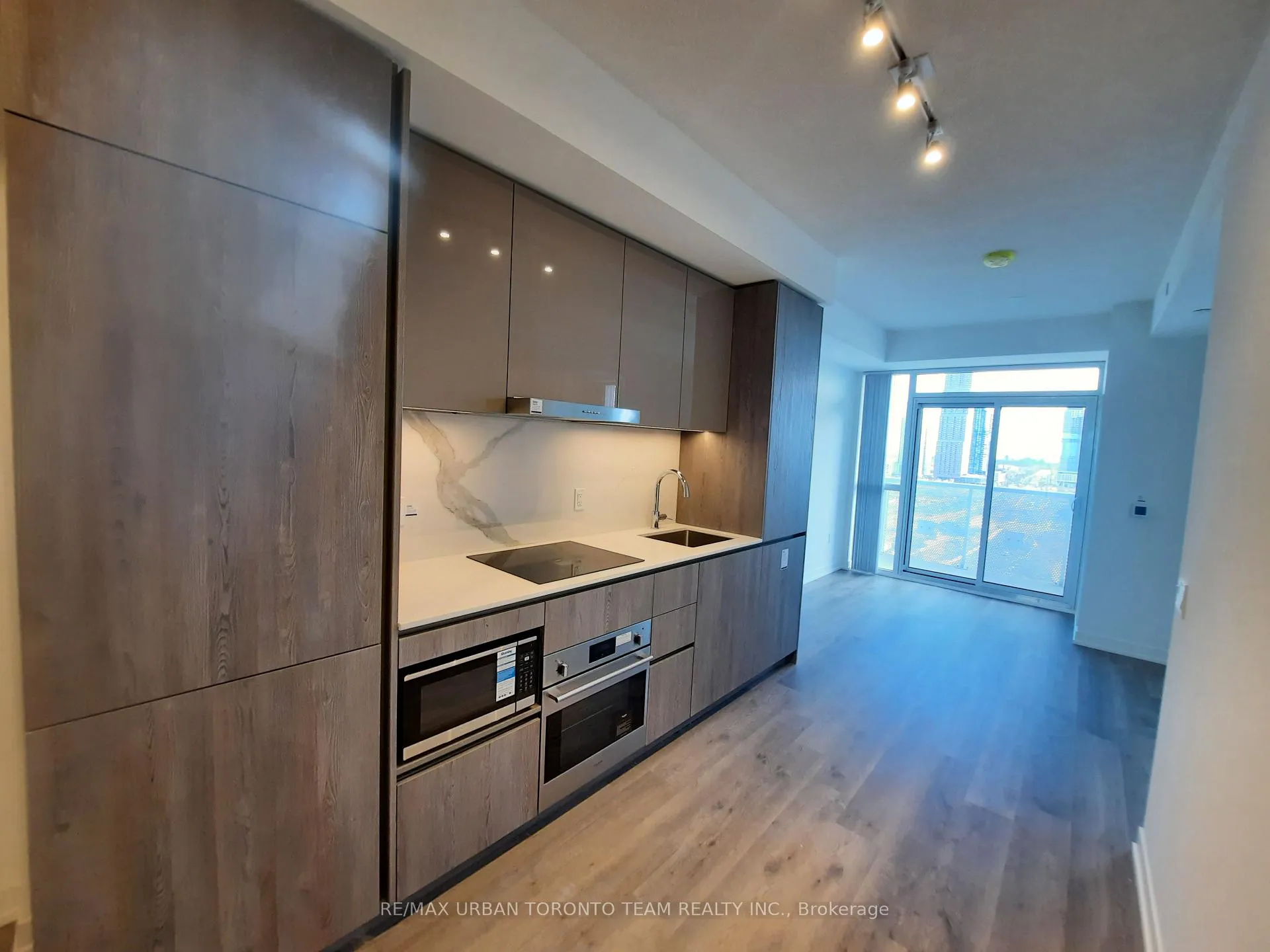 Photo 3 of Unit 1707, 8 Interchange Way, Vaughan, Vaughan Corporate Centre — HOMEH