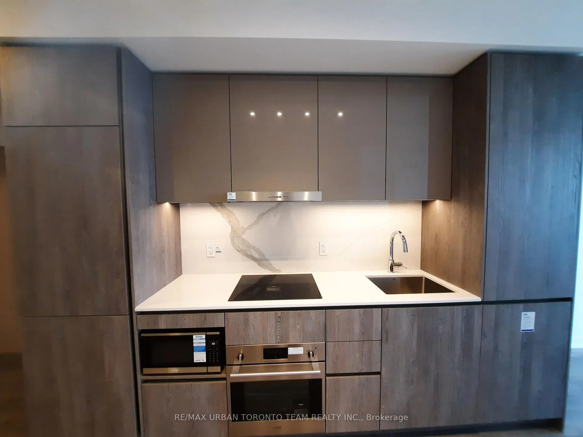 Photo 4 of Unit 1707, 8 Interchange Way, Vaughan, Vaughan Corporate Centre — HOMEH