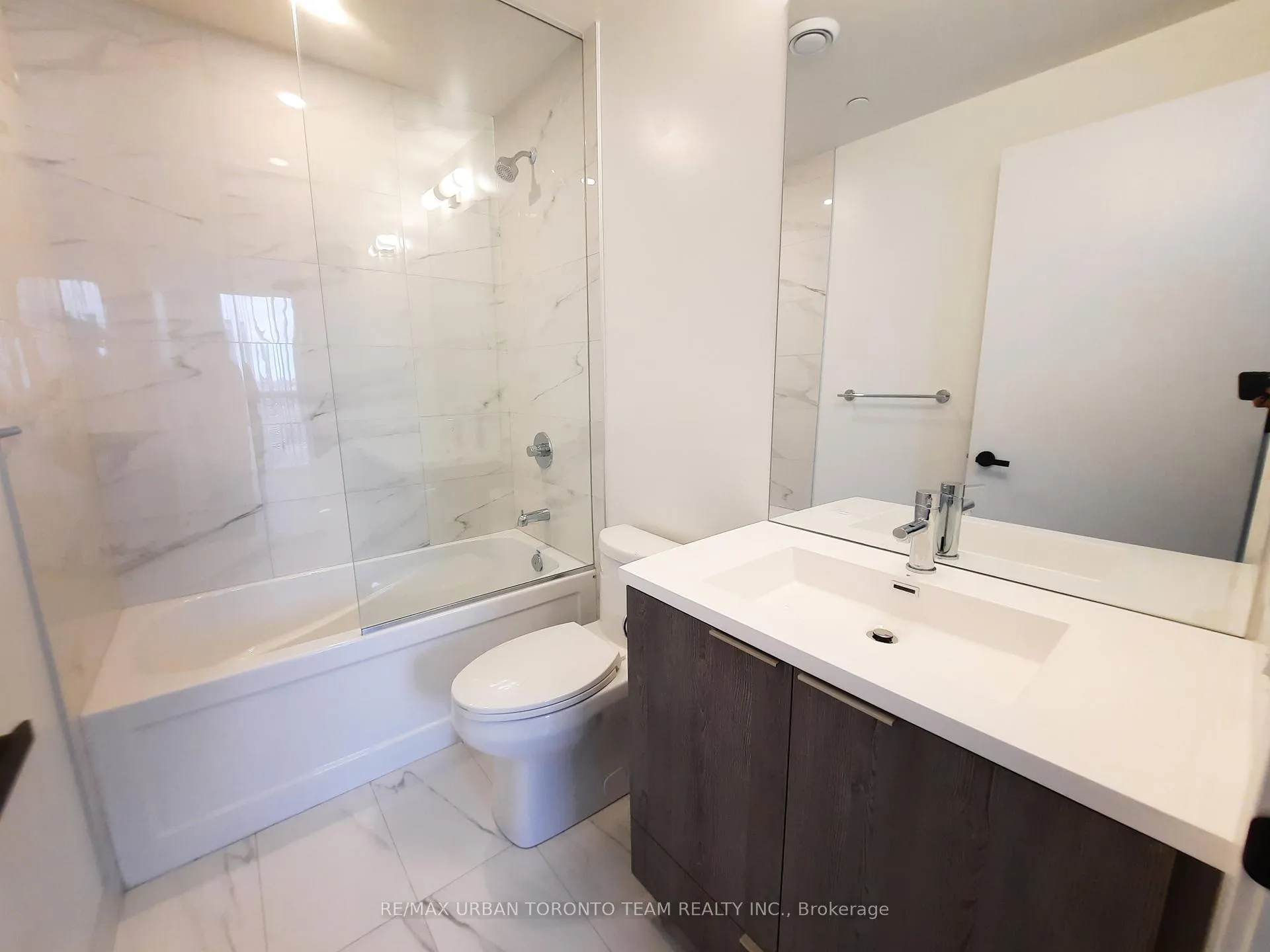 Photo 9 of Unit 1707, 8 Interchange Way, Vaughan, Vaughan Corporate Centre — HOMEH