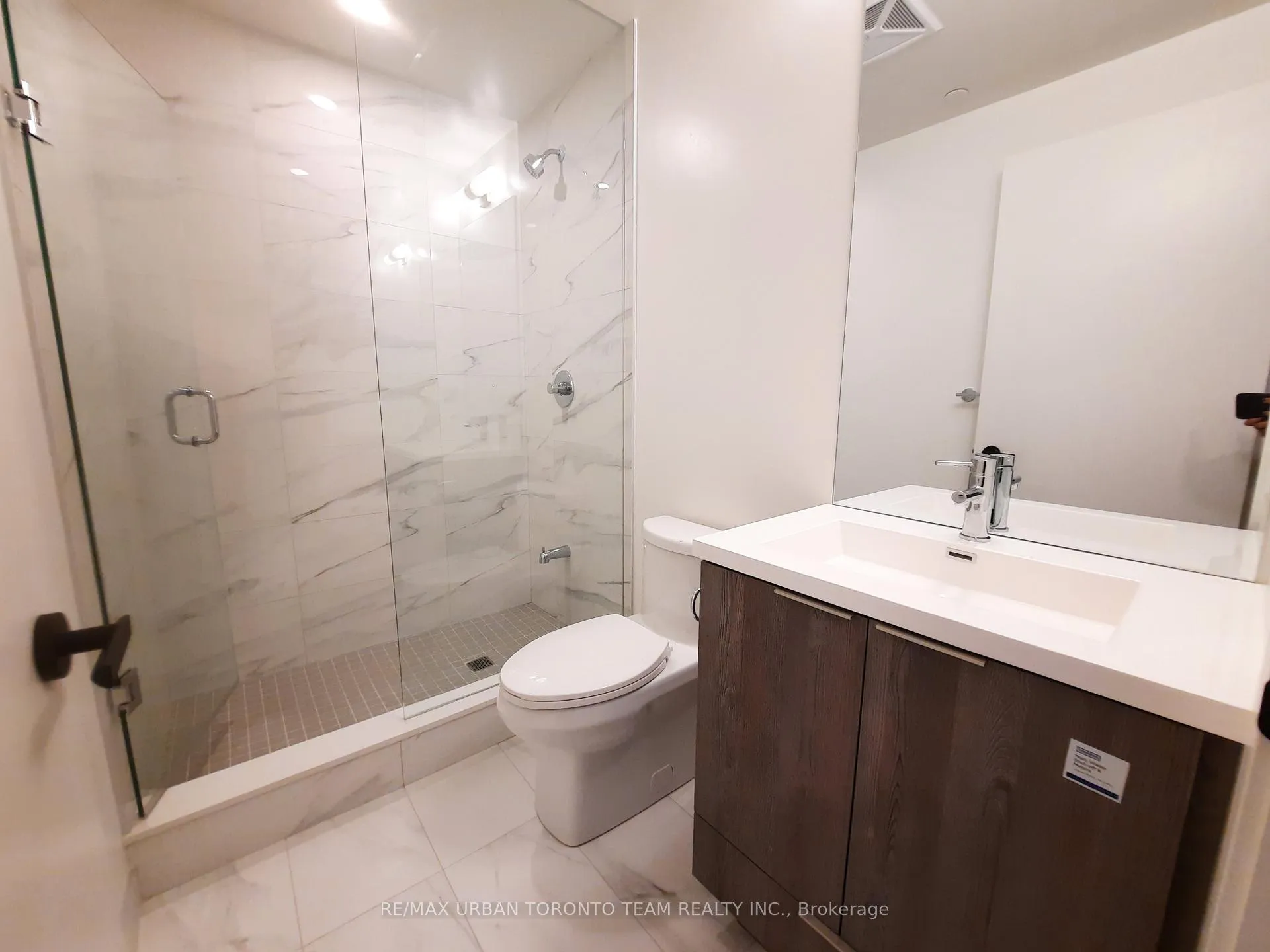 Photo 11 of Unit 1707, 8 Interchange Way, Vaughan, Vaughan Corporate Centre — HOMEH