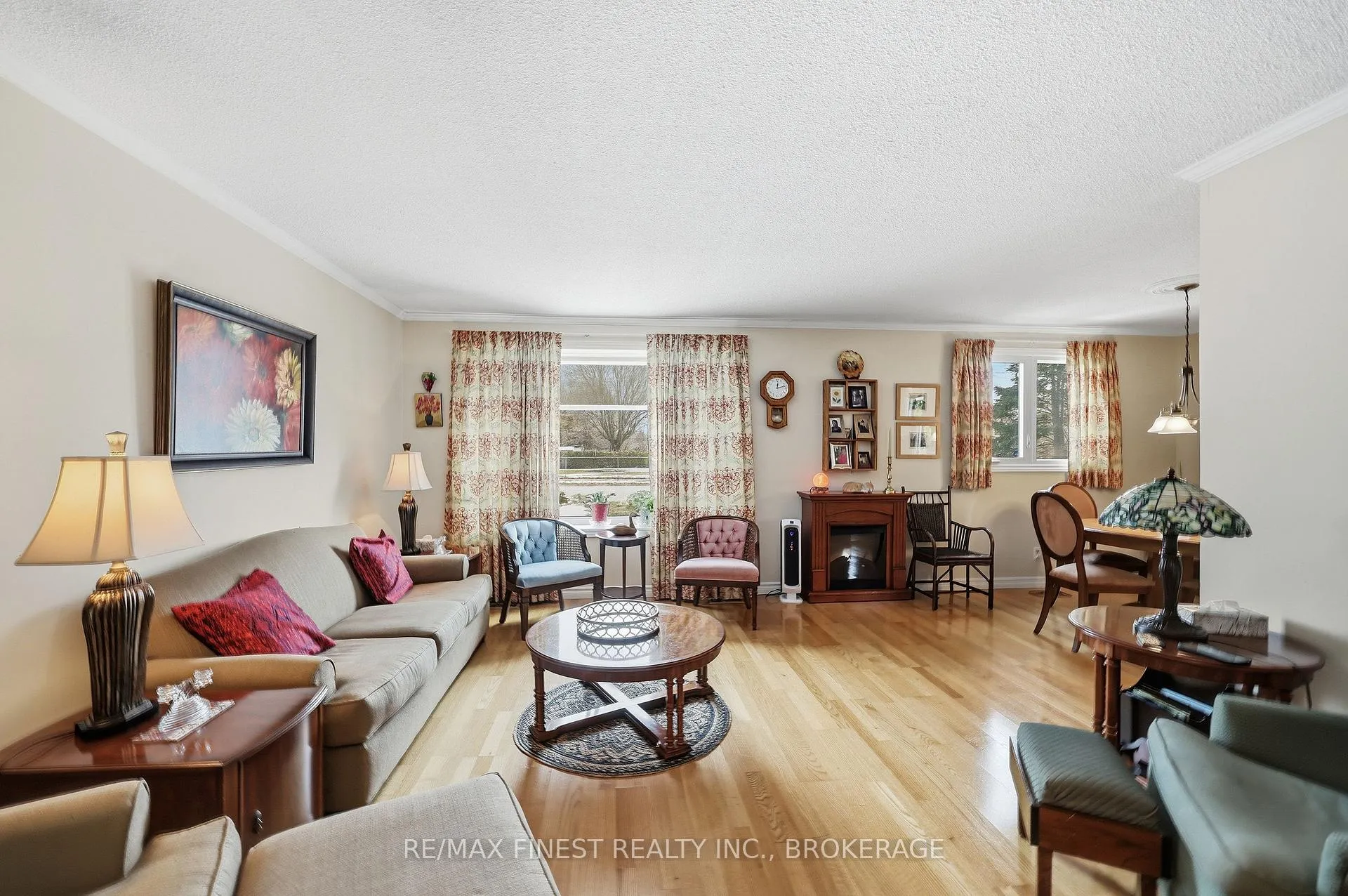 Photo 4 of 87 Old Oak Road, Kingston, Central City West — HOMEH