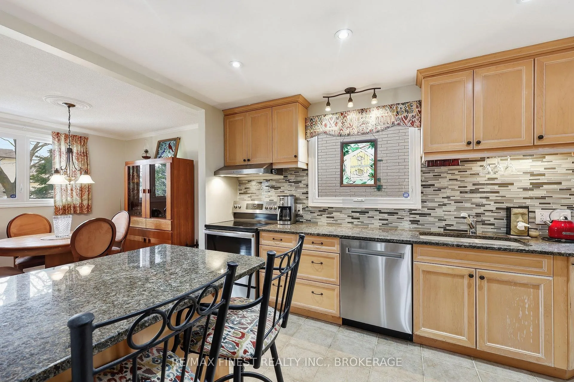 Photo 15 of 87 Old Oak Road, Kingston, Central City West — HOMEH