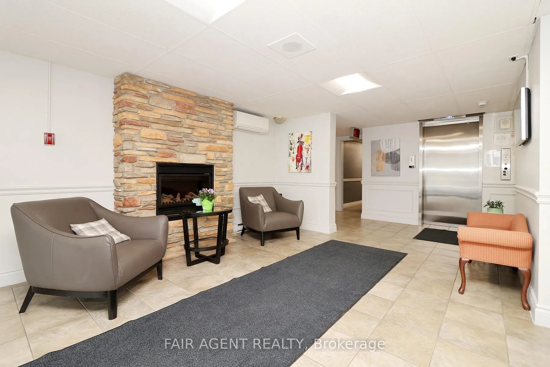 Photo 4 of Unit 1005, 64 Benton Street E, Kitchener, Cedar Hill — HOMEH