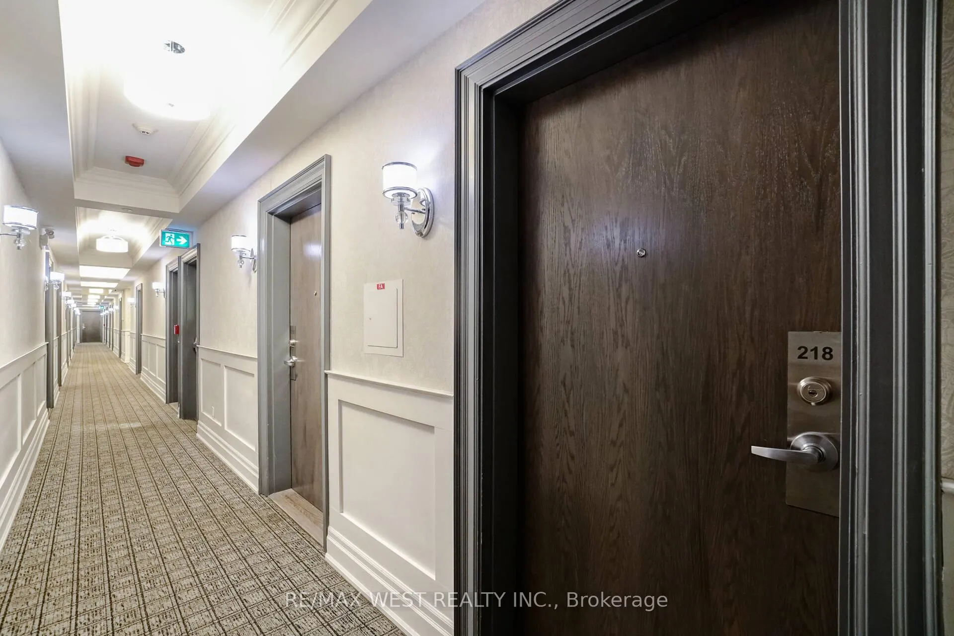 Photo 6 of Unit 213, 10425 Islington Avenue, Vaughan, Kleinburg — HOMEH