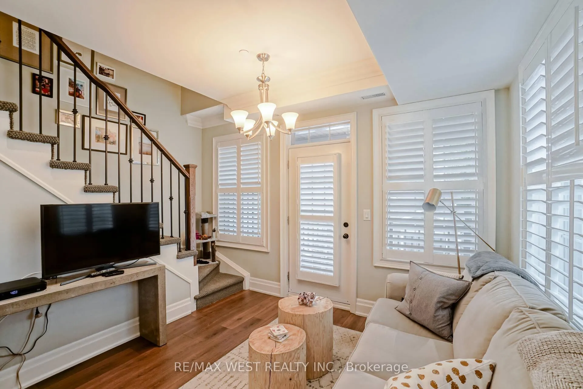 Photo 10 of Unit 213, 10425 Islington Avenue, Vaughan, Kleinburg — HOMEH