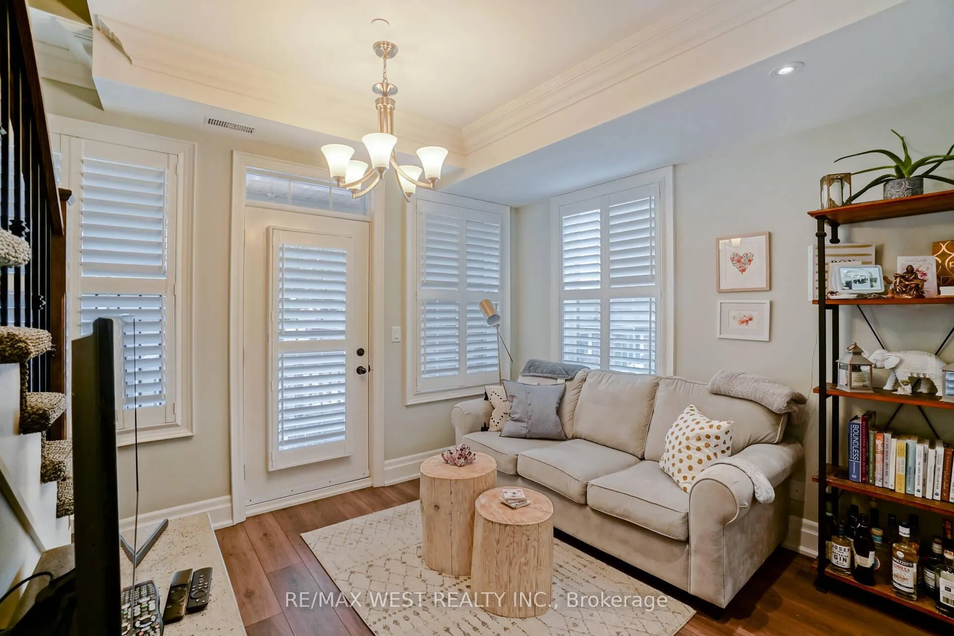 Photo 11 of Unit 213, 10425 Islington Avenue, Vaughan, Kleinburg — HOMEH
