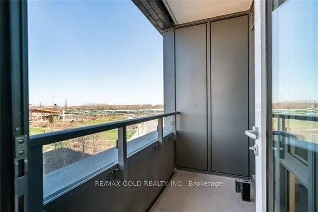 Photo 6 of Unit N514, 120 Bayview Avenue, Toronto, Waterfront Communities — HOMEH