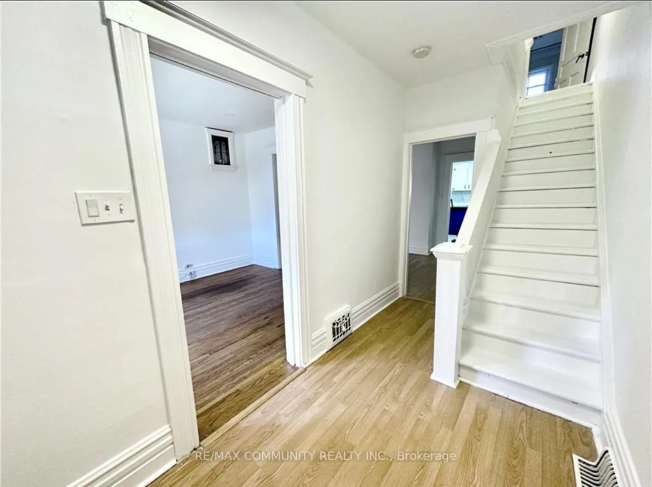 Photo 2 of 39 Beechwood Avenue, Hamilton, Stipley — HOMEH