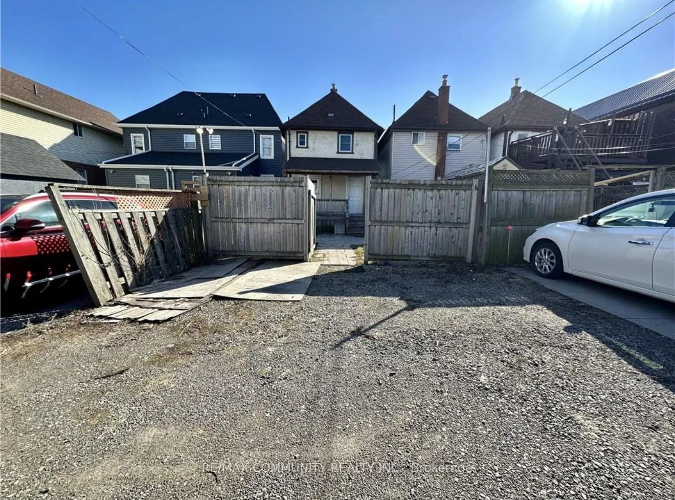 Photo 8 of 39 Beechwood Avenue, Hamilton, Stipley — HOMEH
