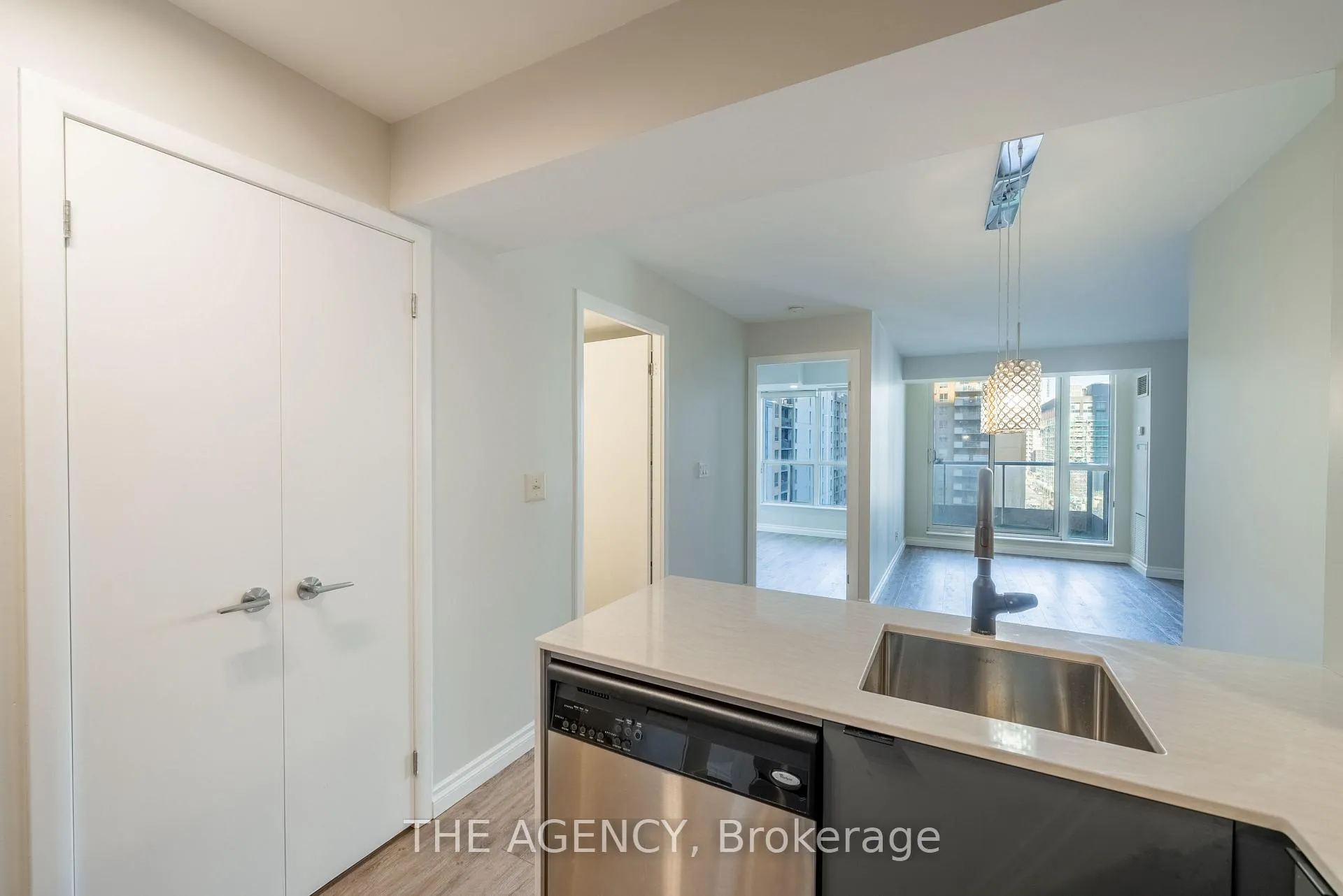 Photo 7 of Unit 902, 76 Shuter Street, Toronto, Church-Yonge Corridor — HOMEH