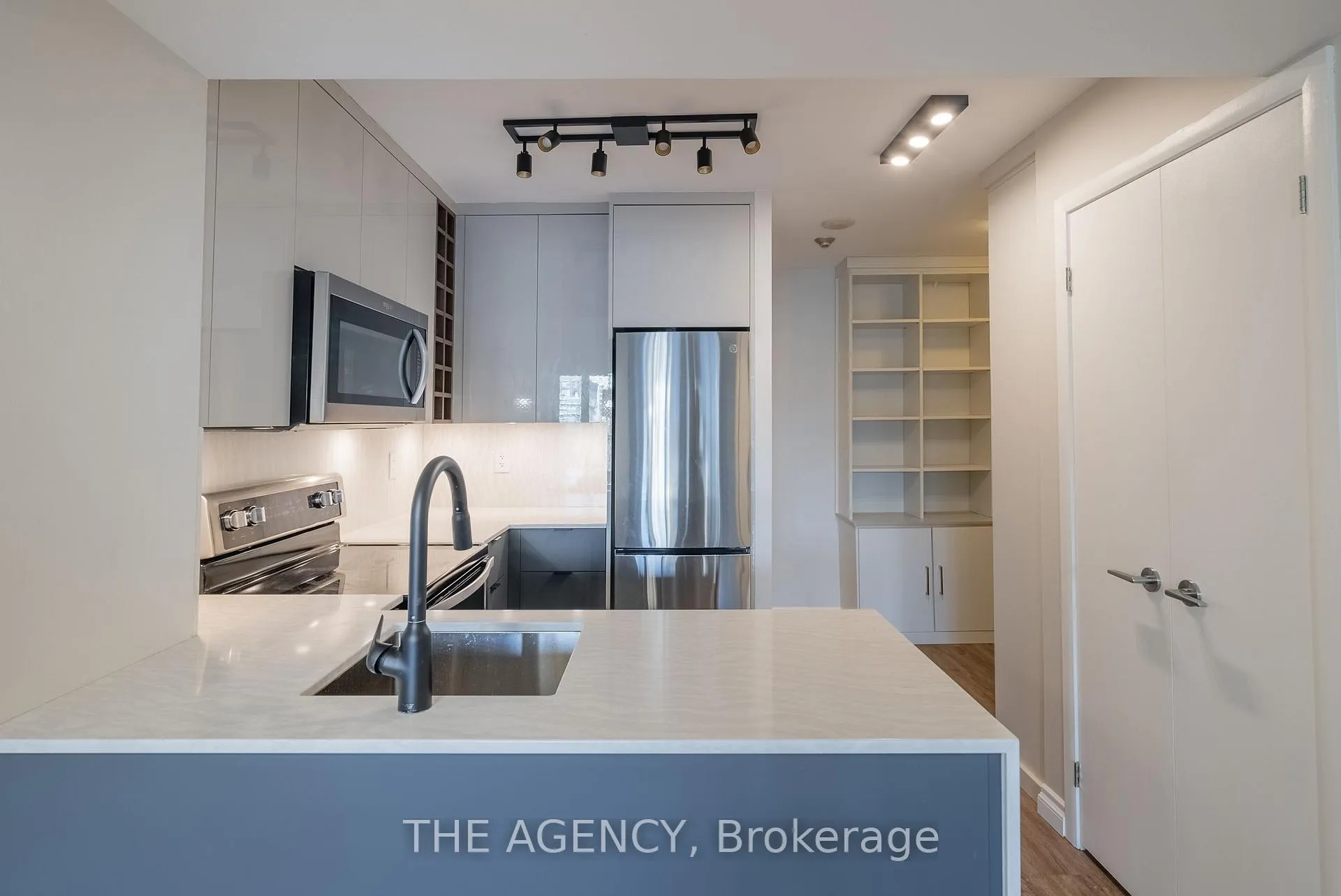 Photo 10 of Unit 902, 76 Shuter Street, Toronto, Church-Yonge Corridor — HOMEH