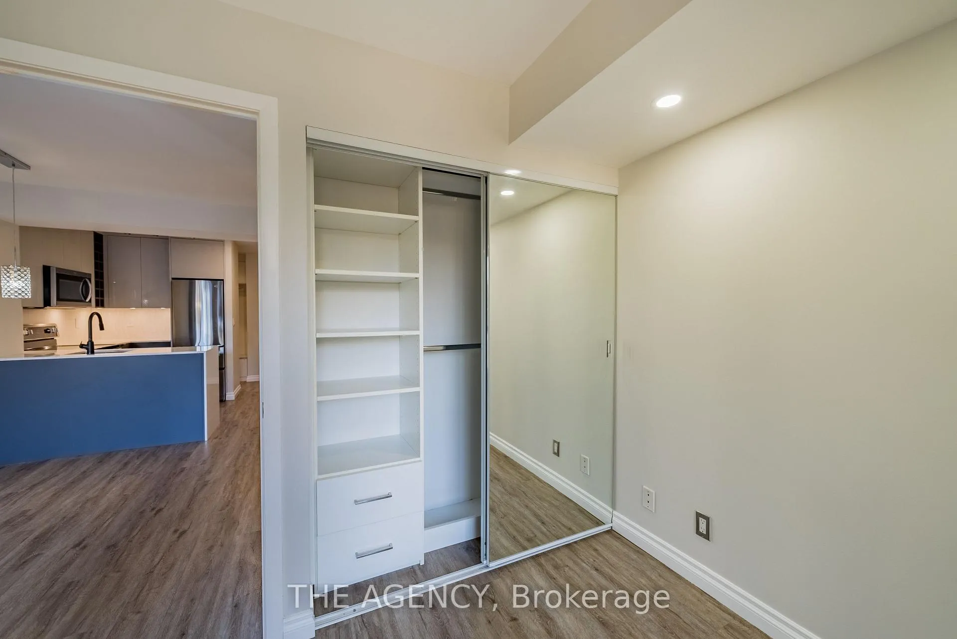 Photo 16 of Unit 902, 76 Shuter Street, Toronto, Church-Yonge Corridor — HOMEH