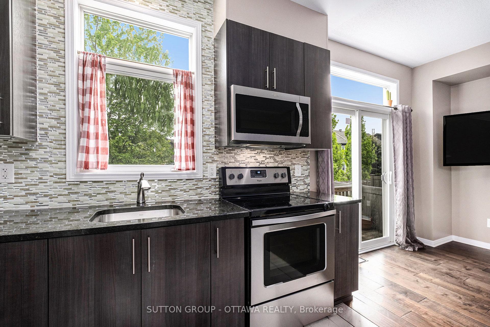 Photo 8 of 100 Camden Private, Ottawa, Barrhaven - Cedargrove/Fraserdale — HOMEH
