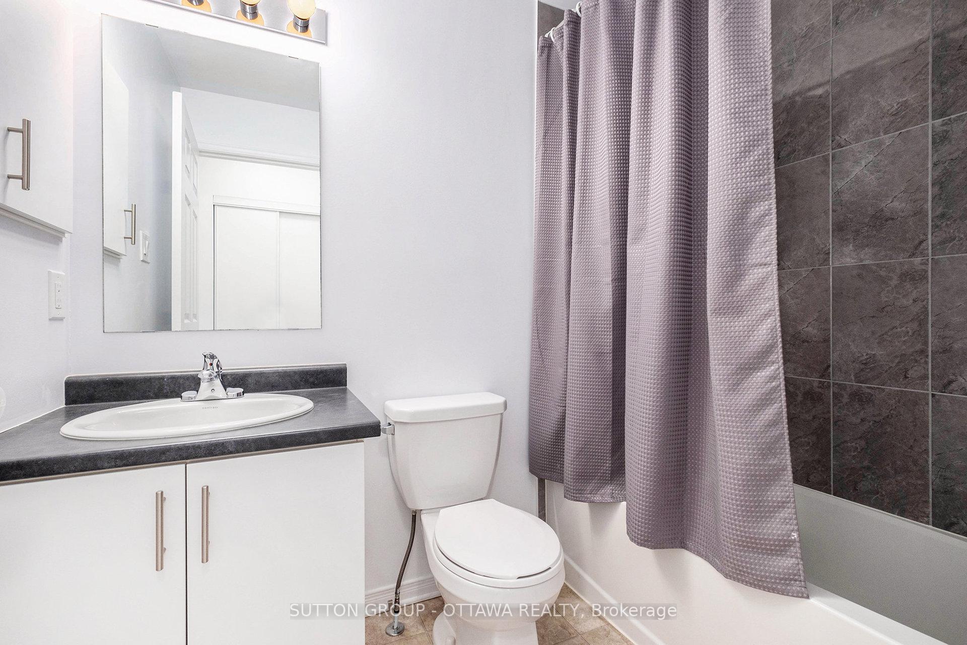 Photo 15 of 100 Camden Private, Ottawa, Barrhaven - Cedargrove/Fraserdale — HOMEH