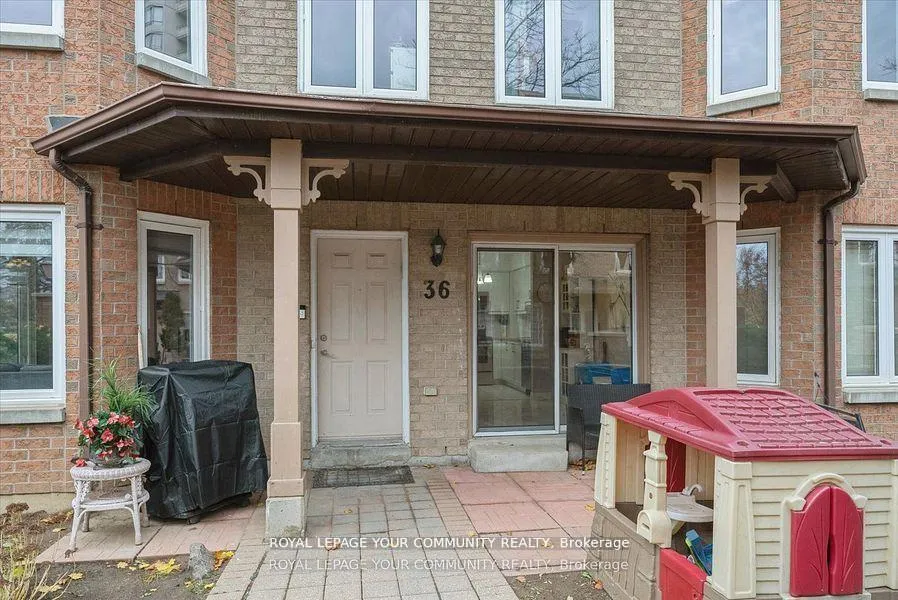 Photo 3 of Unit 36, 735 New Westminster Drive, Vaughan, Crestwood-Springfarm-Yorkhill — HOMEH