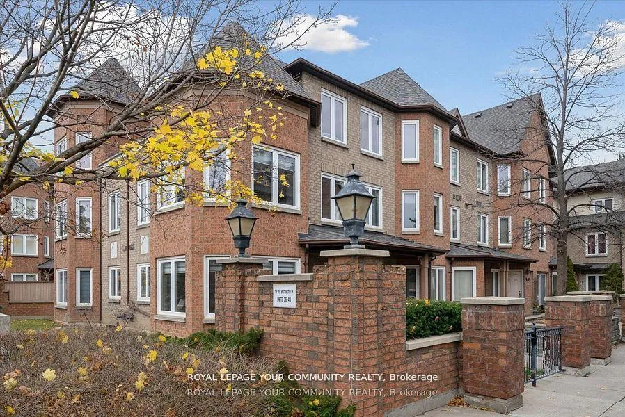 Photo 4 of Unit 36, 735 New Westminster Drive, Vaughan, Crestwood-Springfarm-Yorkhill — HOMEH