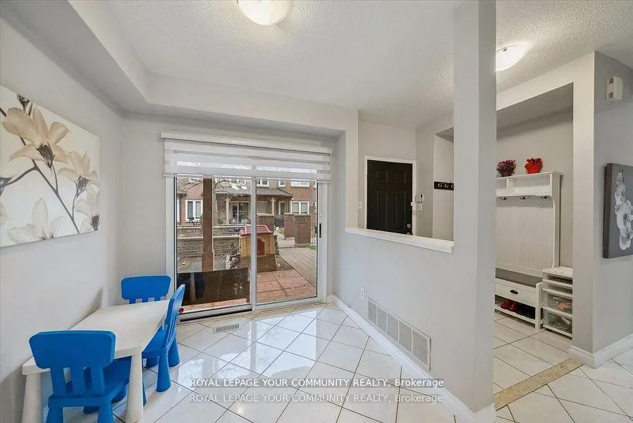 Photo 9 of Unit 36, 735 New Westminster Drive, Vaughan, Crestwood-Springfarm-Yorkhill — HOMEH