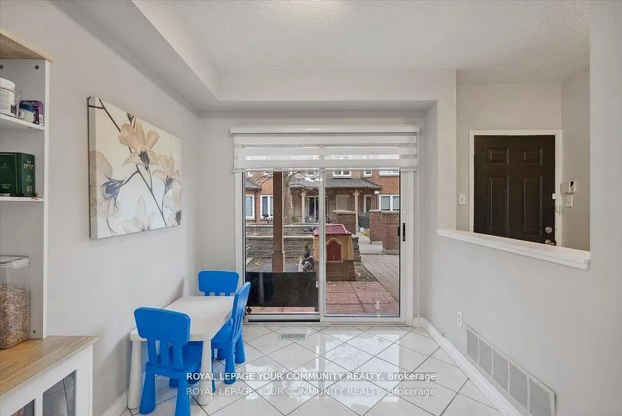 Photo 10 of Unit 36, 735 New Westminster Drive, Vaughan, Crestwood-Springfarm-Yorkhill — HOMEH