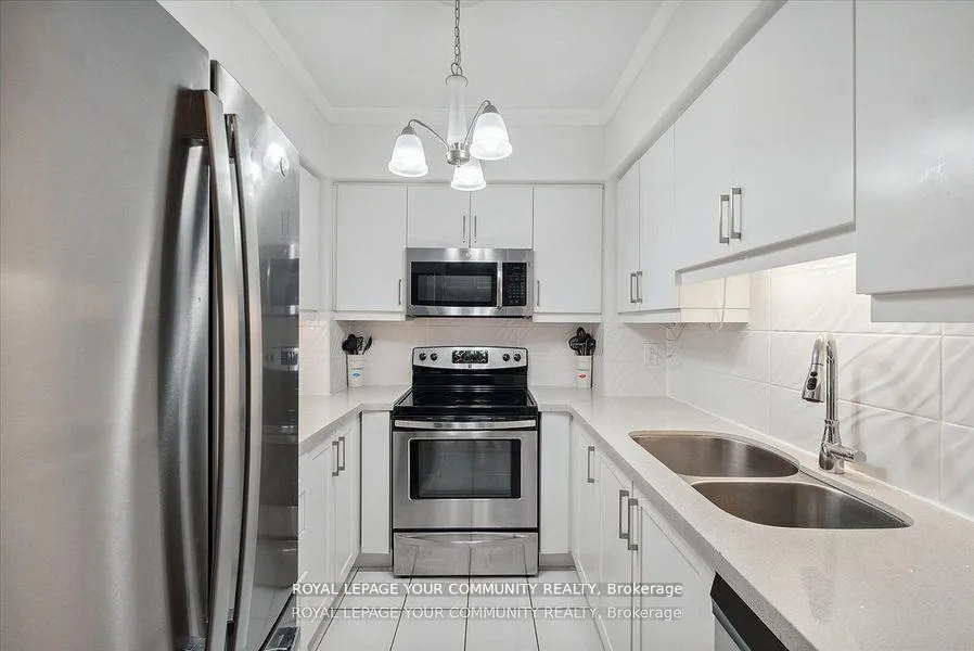 Photo 12 of Unit 36, 735 New Westminster Drive, Vaughan, Crestwood-Springfarm-Yorkhill — HOMEH