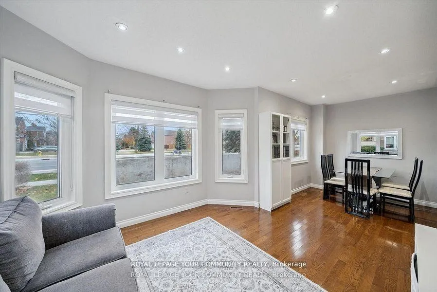 Photo 16 of Unit 36, 735 New Westminster Drive, Vaughan, Crestwood-Springfarm-Yorkhill — HOMEH