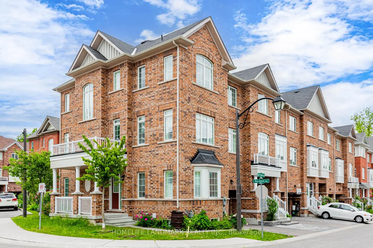 Photo 5 of Unit Upper, 29 Spvi Grove Way, Markham, Rural Markham — HOMEH