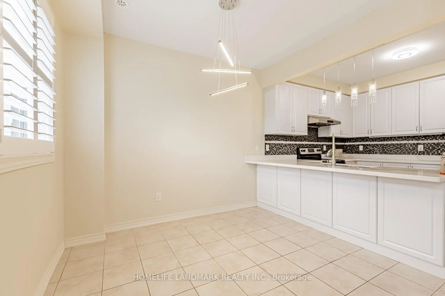 Photo 15 of Unit Upper, 29 Spvi Grove Way, Markham, Rural Markham — HOMEH