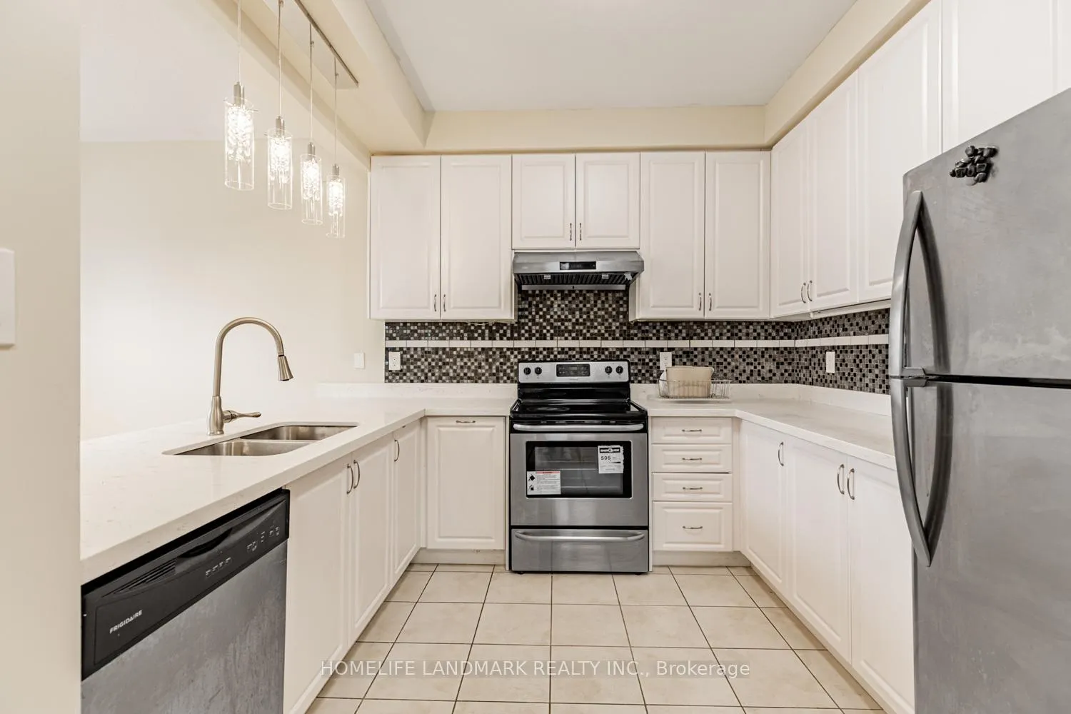 Photo 17 of Unit Upper, 29 Spvi Grove Way, Markham, Rural Markham — HOMEH