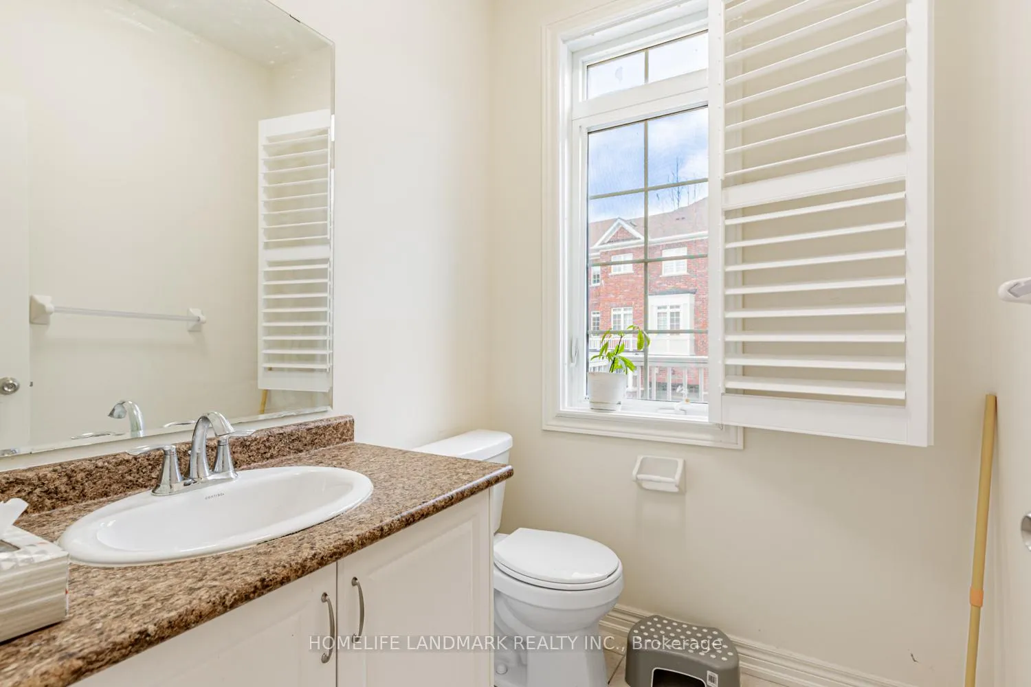 Photo 23 of Unit Upper, 29 Spvi Grove Way, Markham, Rural Markham — HOMEH