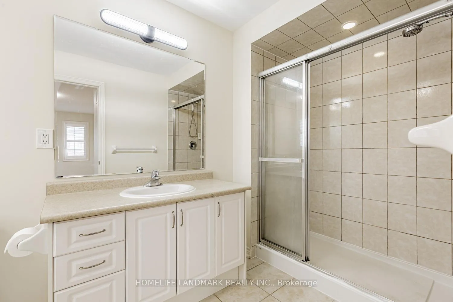 Photo 26 of Unit Upper, 29 Spvi Grove Way, Markham, Rural Markham — HOMEH