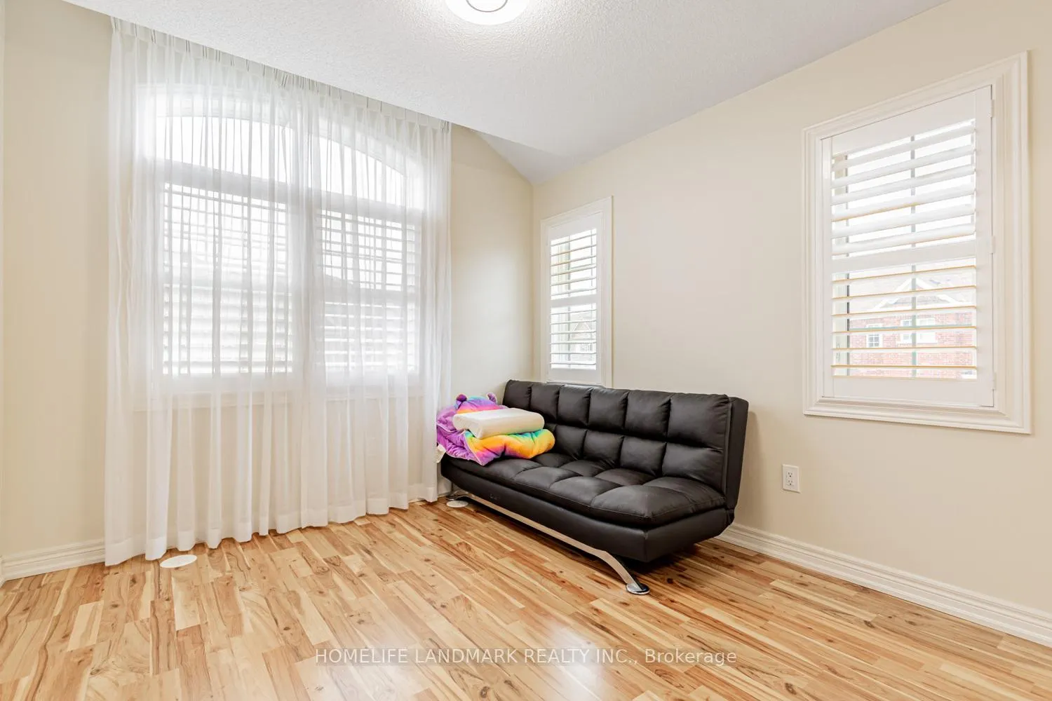 Photo 28 of Unit Upper, 29 Spvi Grove Way, Markham, Rural Markham — HOMEH