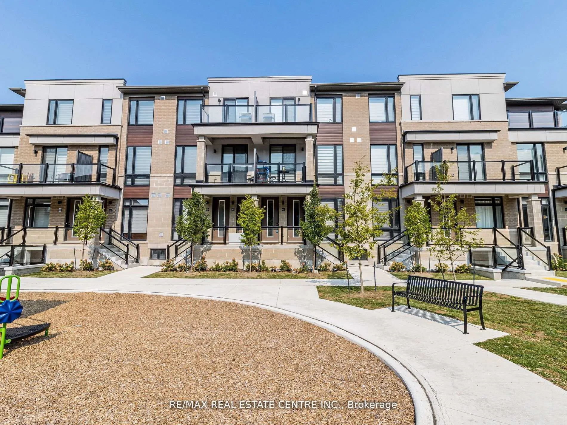 Front of 45 Knotsberry Circle