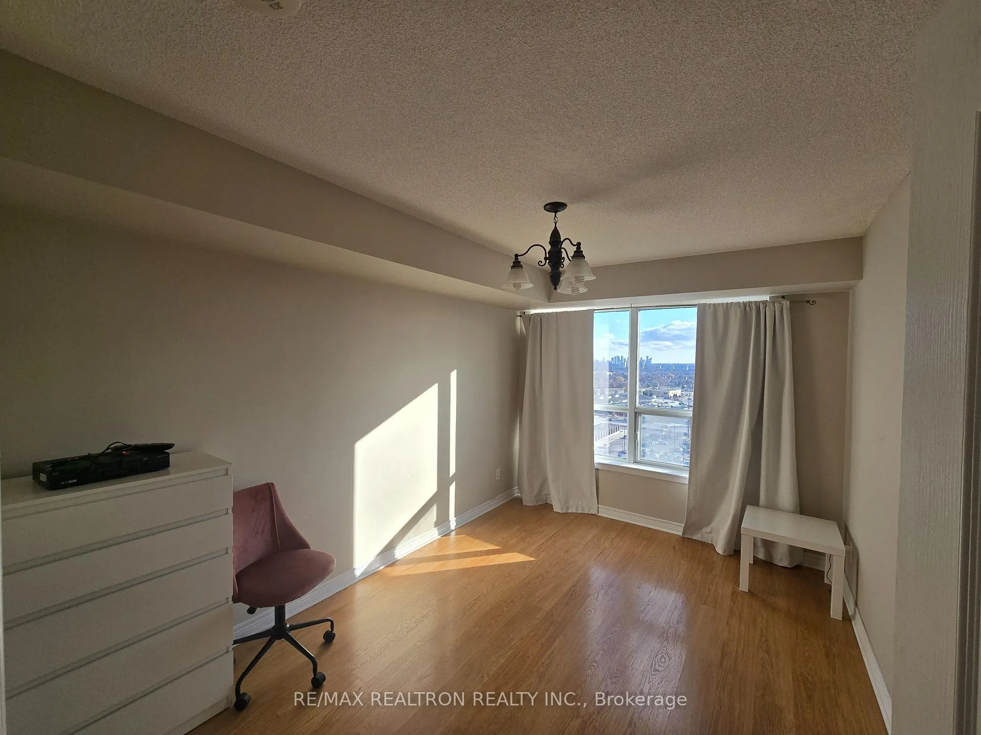 Photo 8 of Unit 1517, 15 North Park Road, Vaughan, Beverley Glen — HOMEH