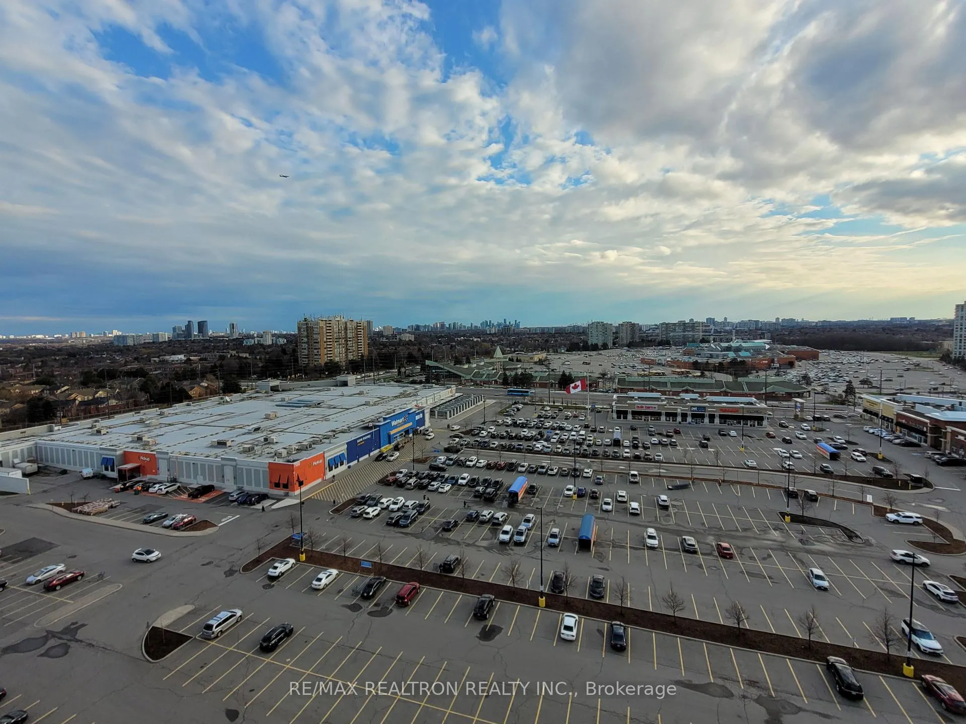 Photo 12 of Unit 1517, 15 North Park Road, Vaughan, Beverley Glen — HOMEH