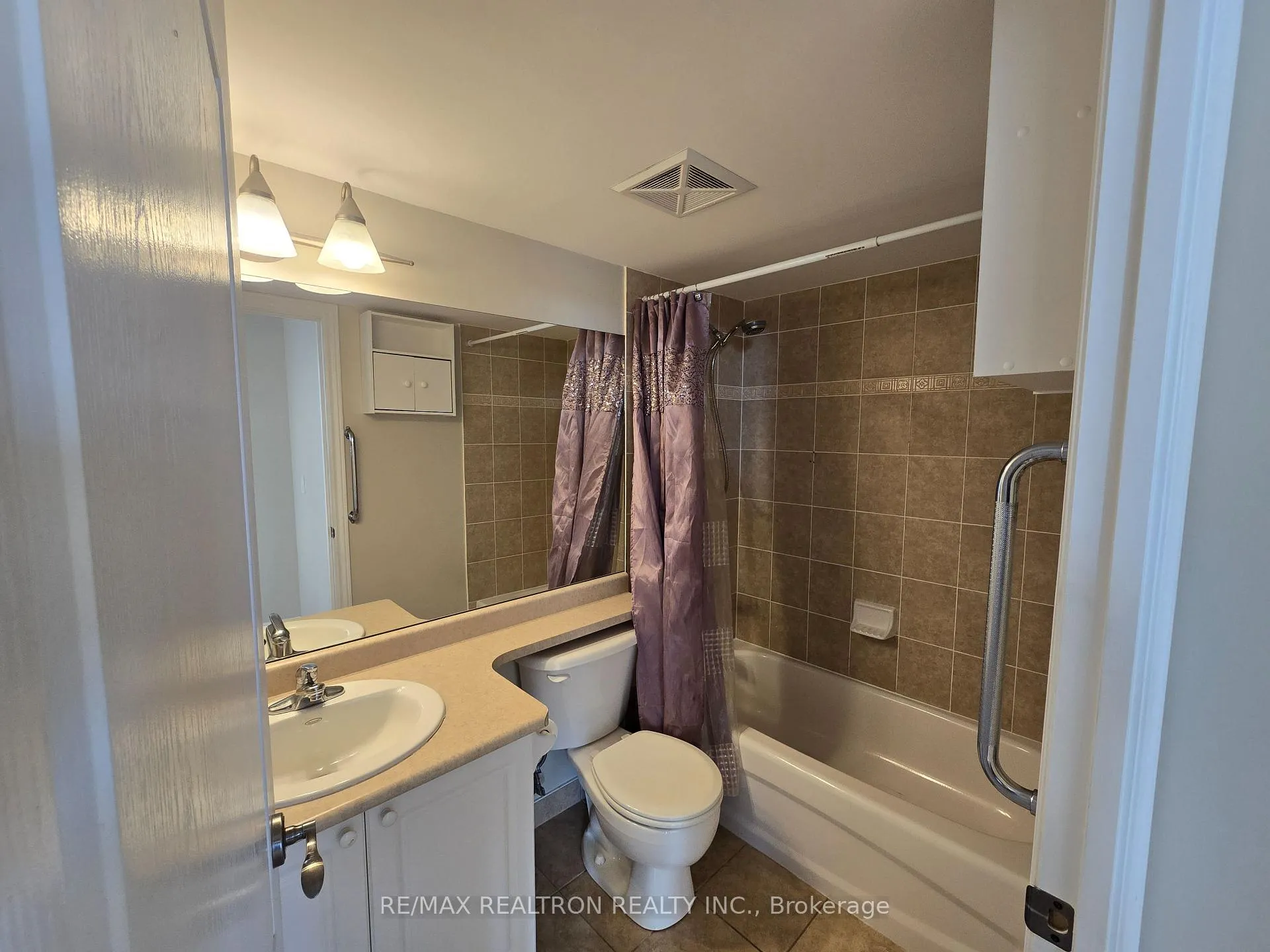 Photo 15 of Unit 1517, 15 North Park Road, Vaughan, Beverley Glen — HOMEH