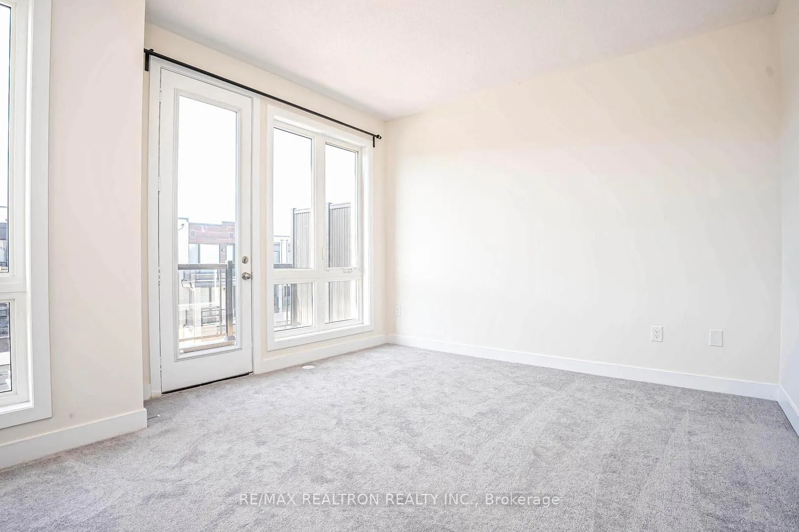 Photo 12 of 45 Mikayla Lane, Markham, Cornell — HOMEH