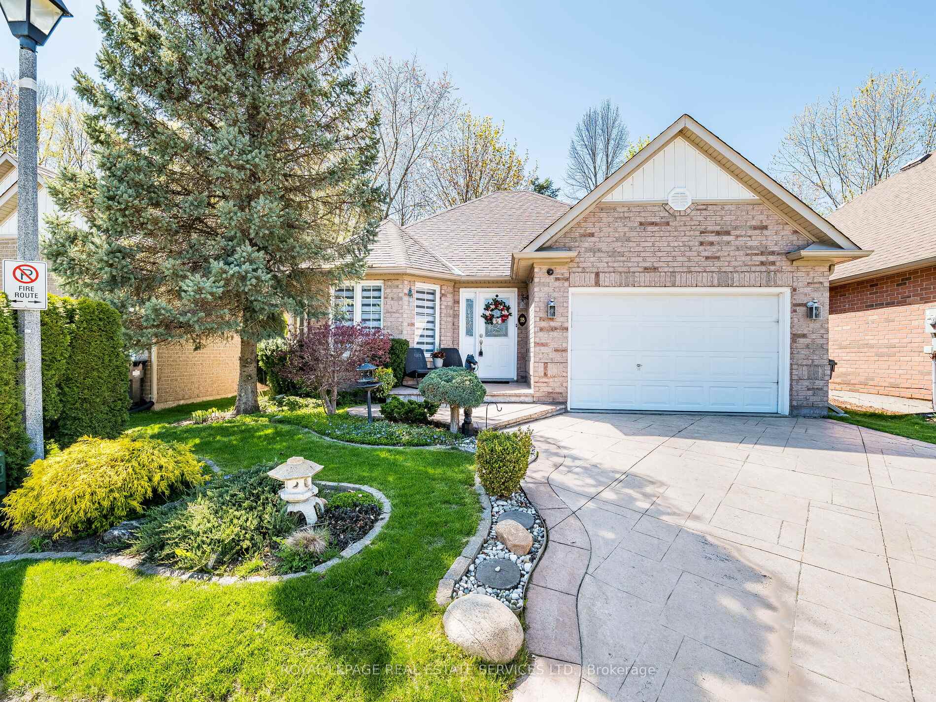 Photo 1 of 18 Nailsworth Crescent, Caledon, Caledon East — HOMEH