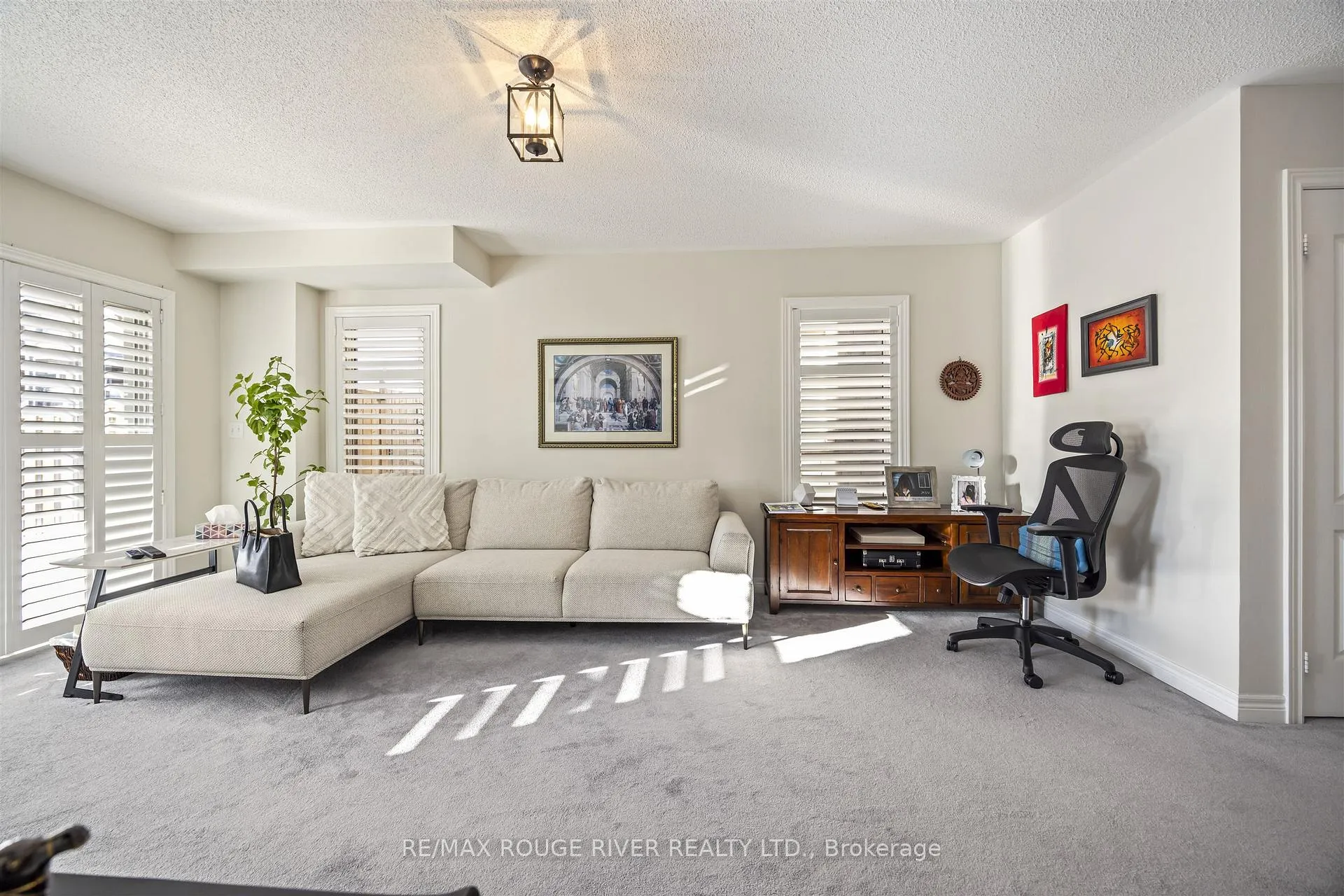 Photo 3 of 1721 Carousel Drive, Pickering, Duffin Heights — HOMEH